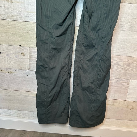 Lululemon Dance Studio Mid-Rise Full Length Pant
Dark Forest (?) Size 6 - Picture 13 of 13